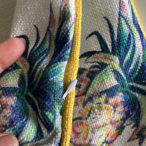 VGUC Linen Pillow covers - Picture 2 of 4